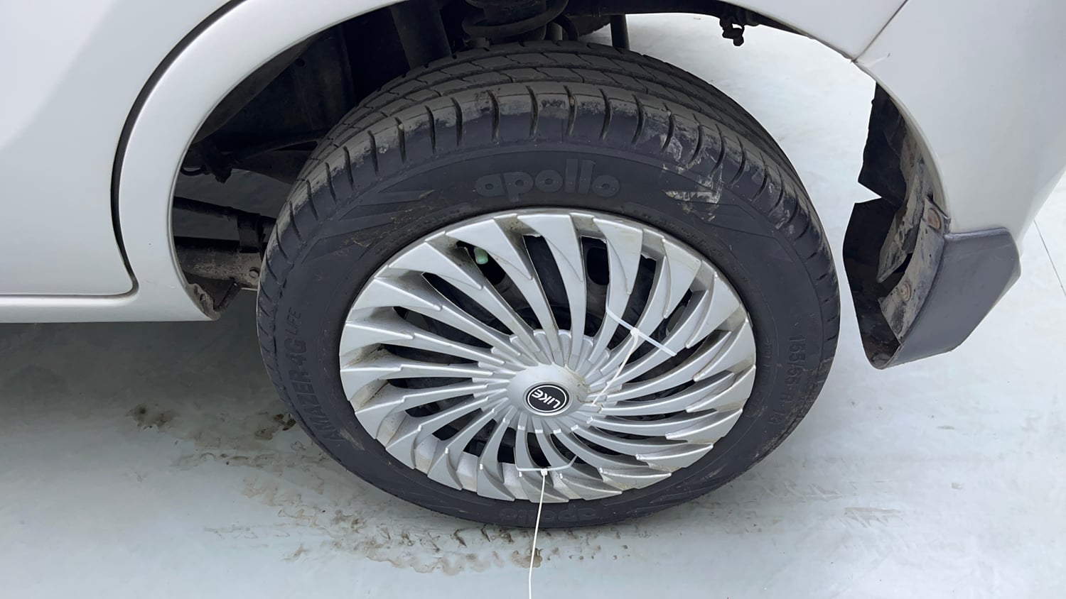 Used 2016 Maruti Suzuki Alto K10 VXi Petrol Manual tyres LEFT REAR TYRE RIM VIEW