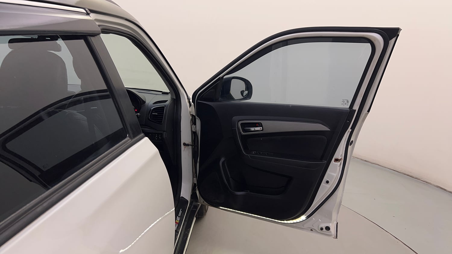Used 2018 maruti-suzuki Vitara Brezza ZDi Plus AGS Diesel Automatic interior RIGHT FRONT DOOR OPEN VIEW