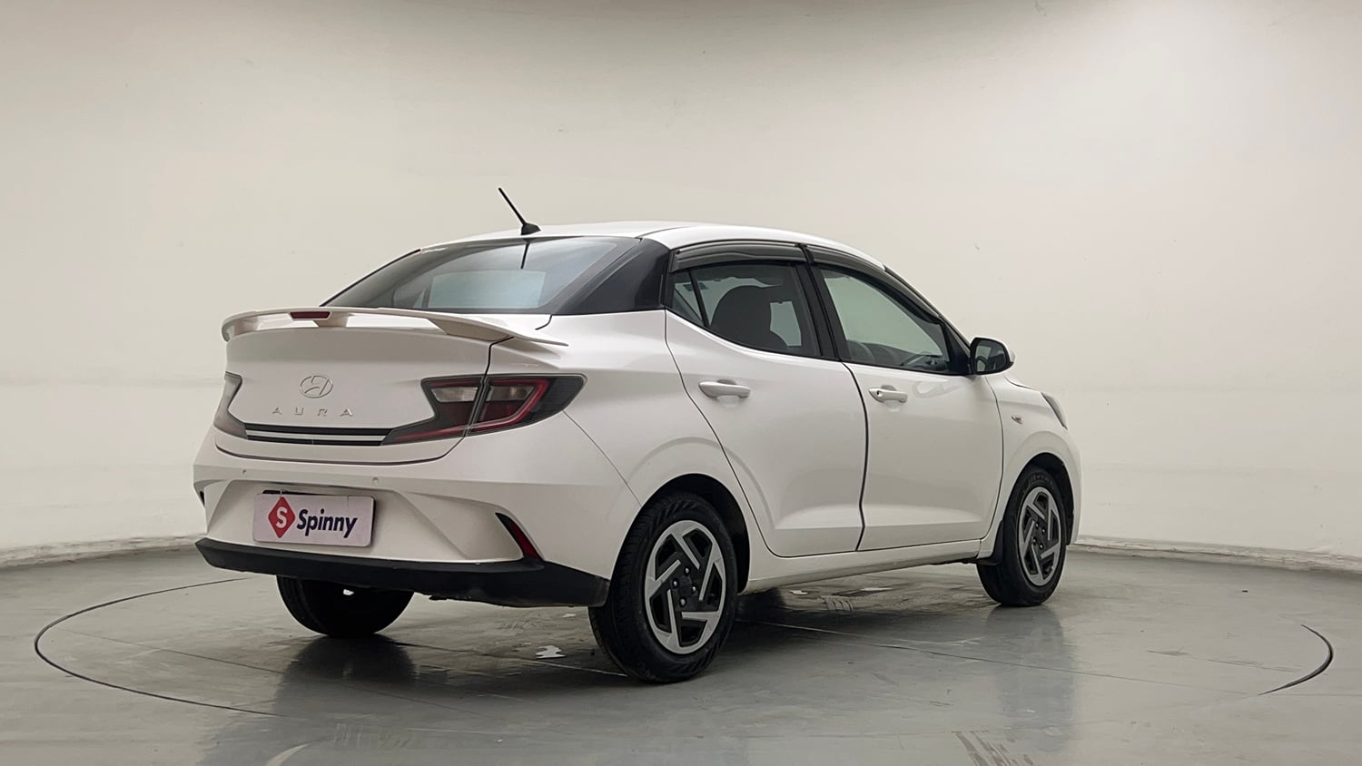 Used 2023 Hyundai Aura S 1.2 CNG Cng Manual exterior RIGHT REAR CORNER VIEW