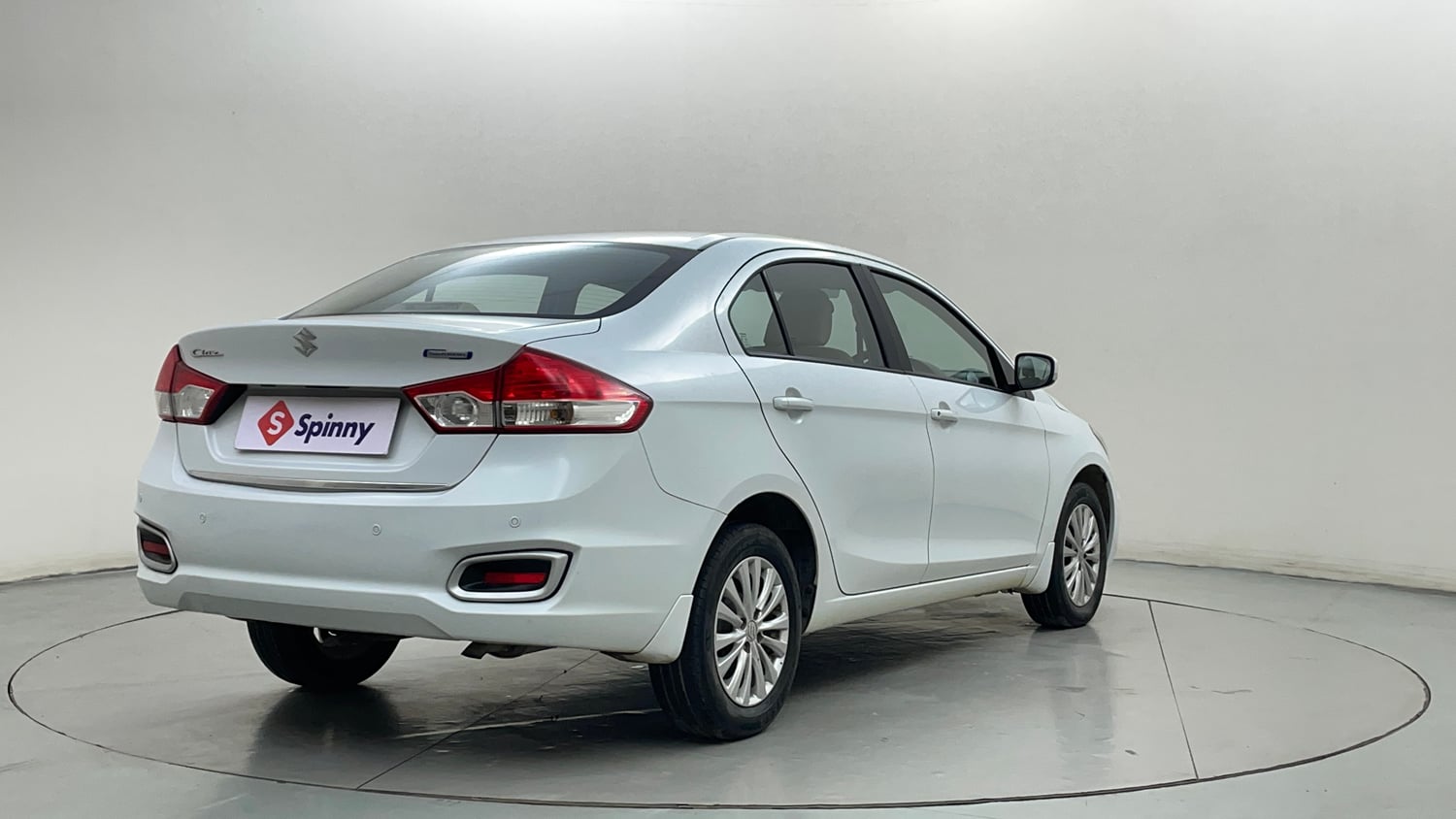 Used 2020 Maruti Suzuki Ciaz Delta Hybrid 1.5 AT Petrol Automatic exterior RIGHT REAR CORNER VIEW