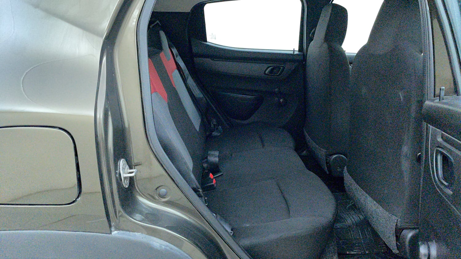 Used 2018 Renault Kwid 1.0 RXT AMT Opt Petrol Automatic interior RIGHT SIDE REAR DOOR CABIN VIEW