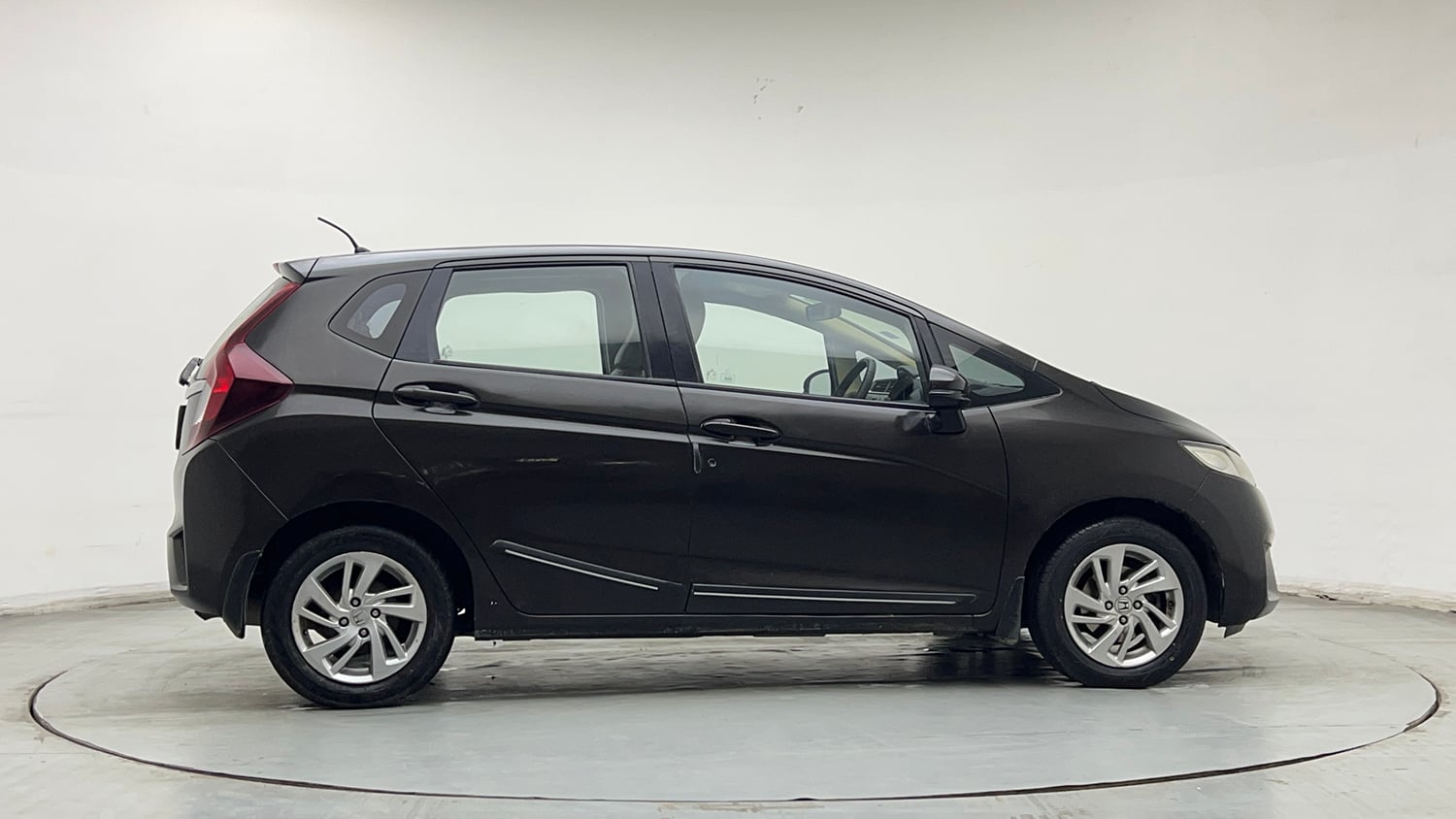Used 2016 Honda Jazz V AT Petrol Petrol Automatic exterior RIGHT SIDE VIEW