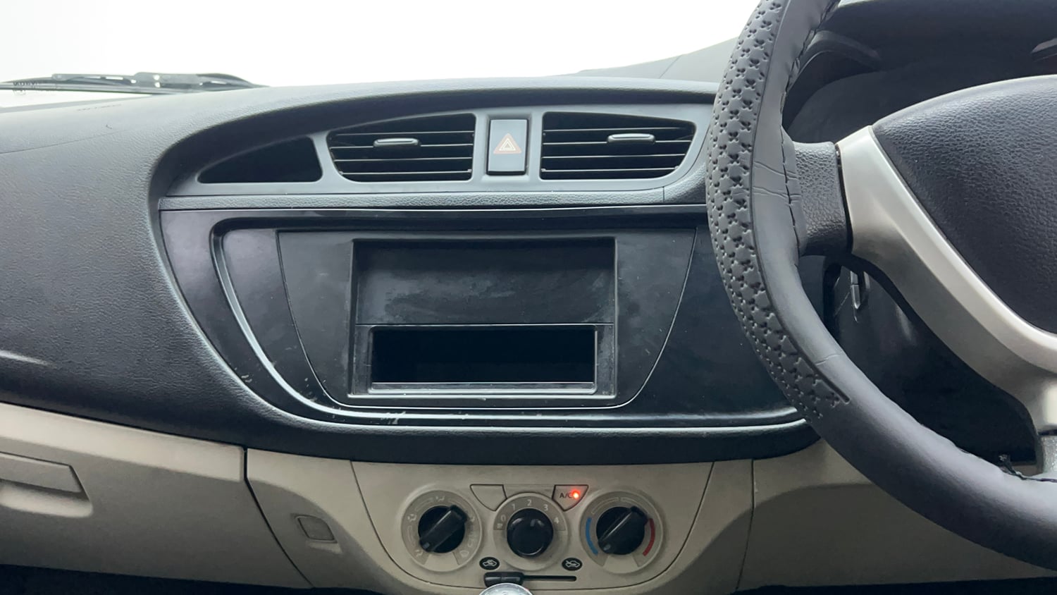 Used 2022 Maruti Suzuki Alto 800 LXi (O) CNG Cng Manual interior MUSIC SYSTEM & AC CONTROL VIEW