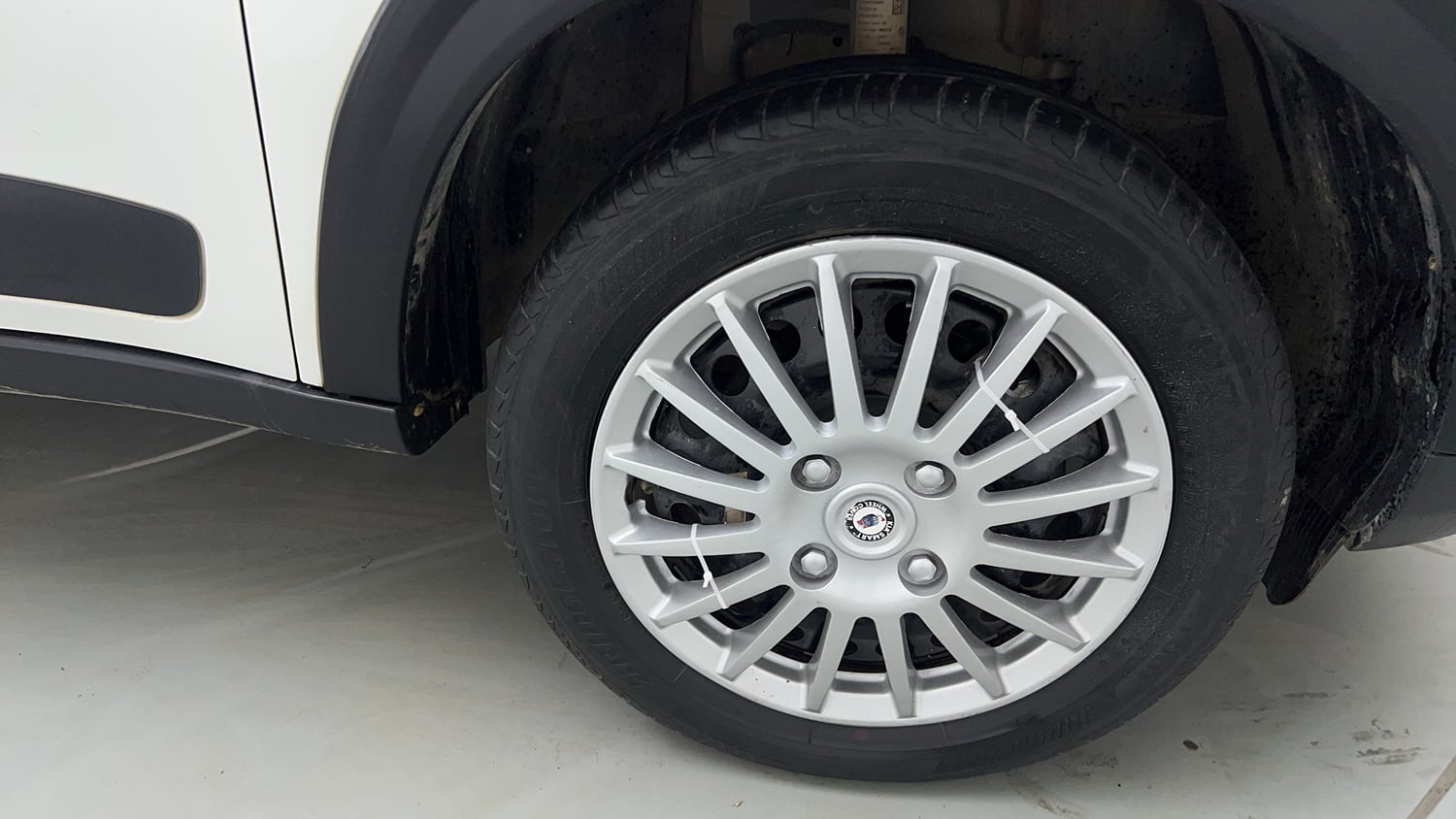Used 2024 Tata Nexon Smart Plus 1.2 Petrol 6AMT Petrol Automatic tyres RIGHT FRONT TYRE RIM VIEW