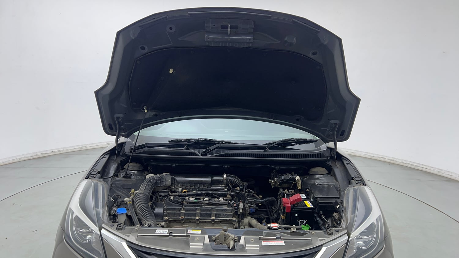 Used 2020 Maruti Suzuki Baleno Zeta Petrol Manual engine ENGINE & BONNET OPEN FRONT VIEW