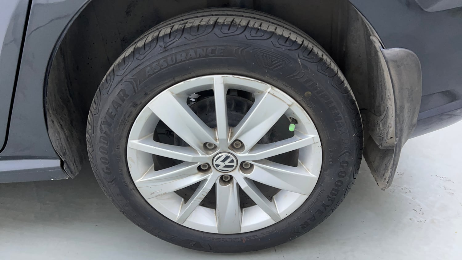 Used 2017 Volkswagen Ameo Highline1.2L (P) Petrol Manual tyres LEFT REAR TYRE RIM VIEW