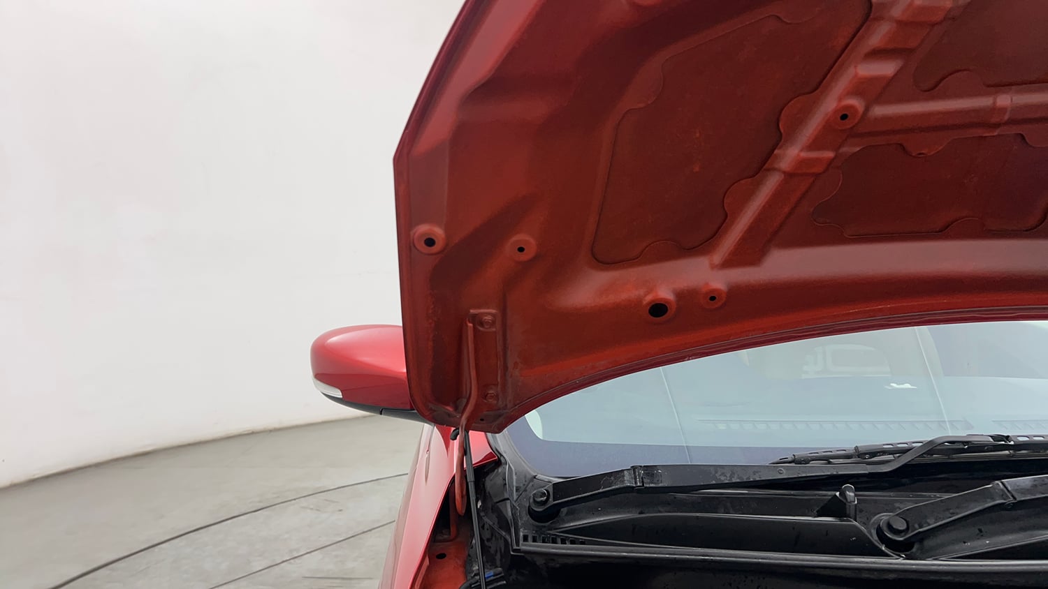 Used 2017 Maruti Suzuki Celerio ZXi AMT Petrol Automatic engine ENGINE RIGHT SIDE HINGE & APRON VIEW
