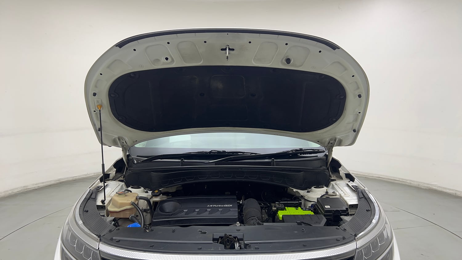 Used 2022 Kia Seltos GTX Plus 1.4 DCT Petrol Automatic engine ENGINE & BONNET OPEN FRONT VIEW