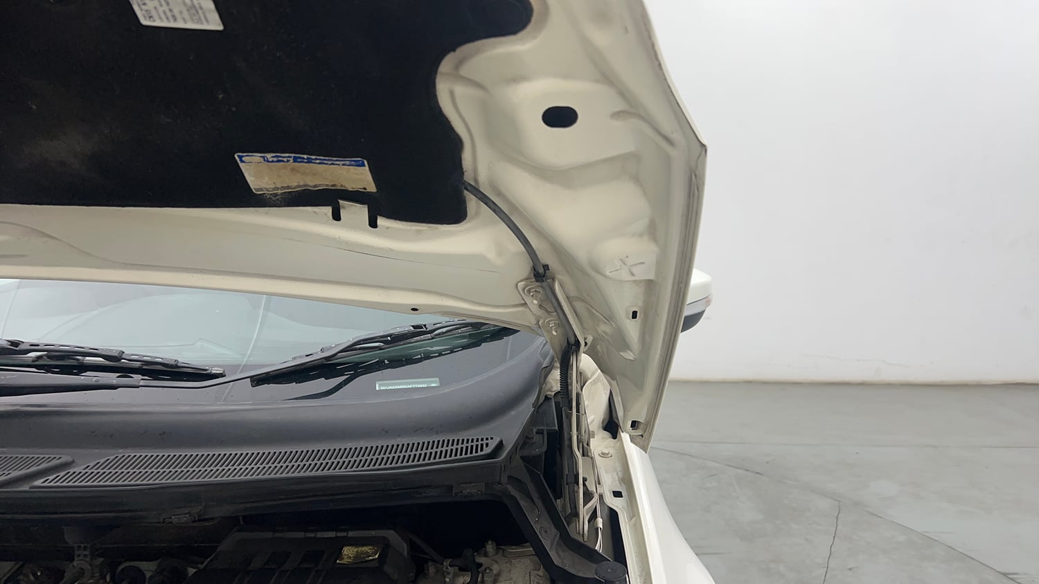 Used 2015 Ford EcoSport Titanium 1.5 Ti-VCT AT Petrol Automatic engine ENGINE LEFT SIDE HINGE & APRON VIEW