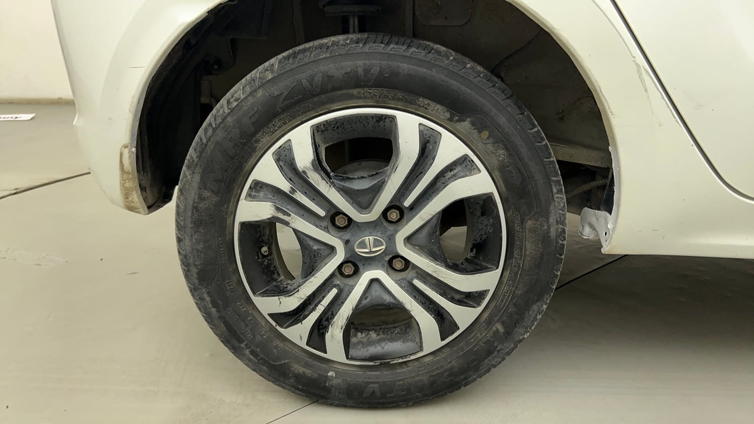 Used 2019 Tata Tiago Revotron XZ w/o Alloy Petrol Manual tyres RIGHT REAR TYRE RIM VIEW