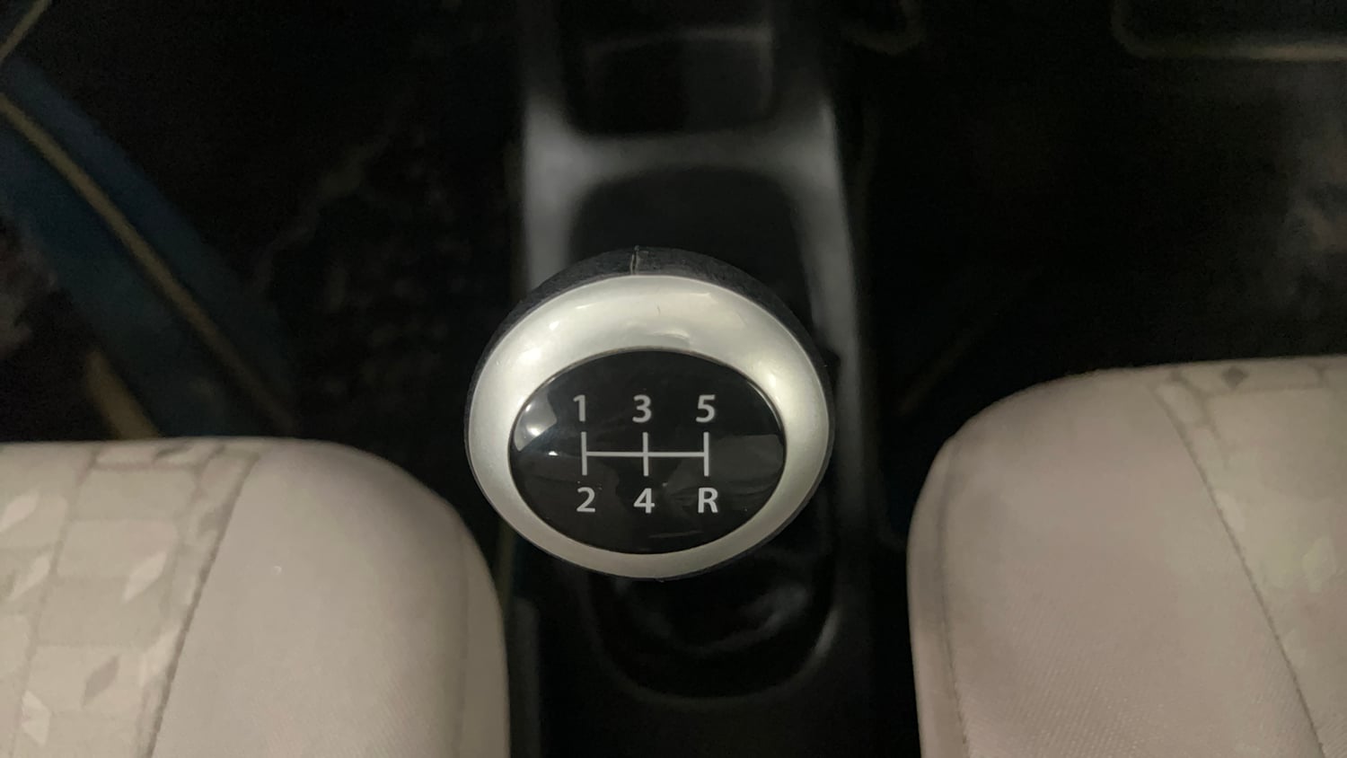 Used 2013 Maruti Suzuki Wagon R VXI Petrol Manual interior GEAR  KNOB VIEW