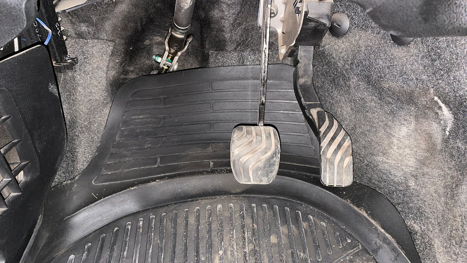 Used 2018 Renault Kwid 1.0 RXT AMT Opt Petrol Automatic interior PEDALS VIEW
