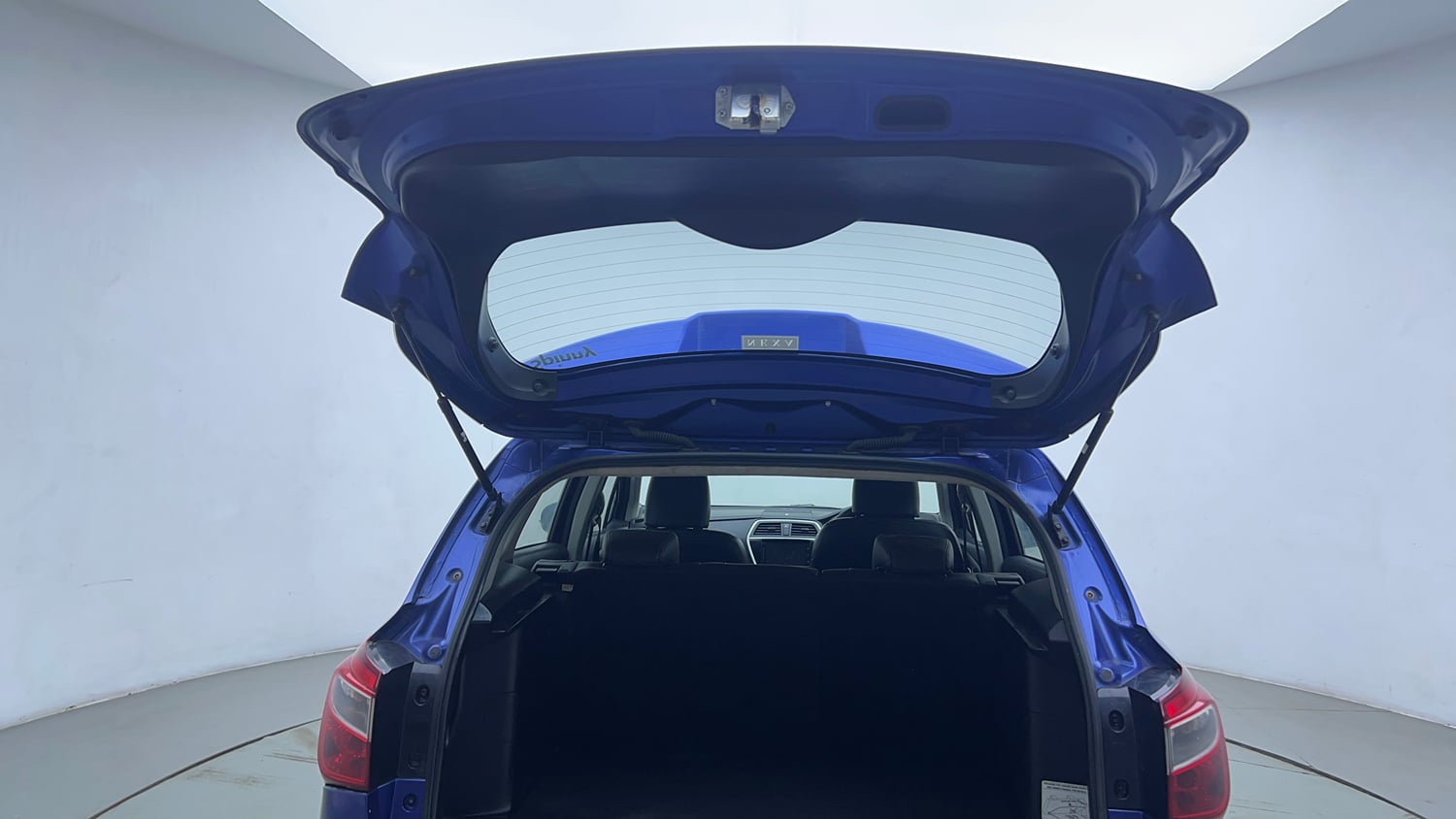 Used 2015 Maruti Suzuki S-Cross Alpha 1.6 Diesel Manual interior DICKY DOOR OPEN VIEW