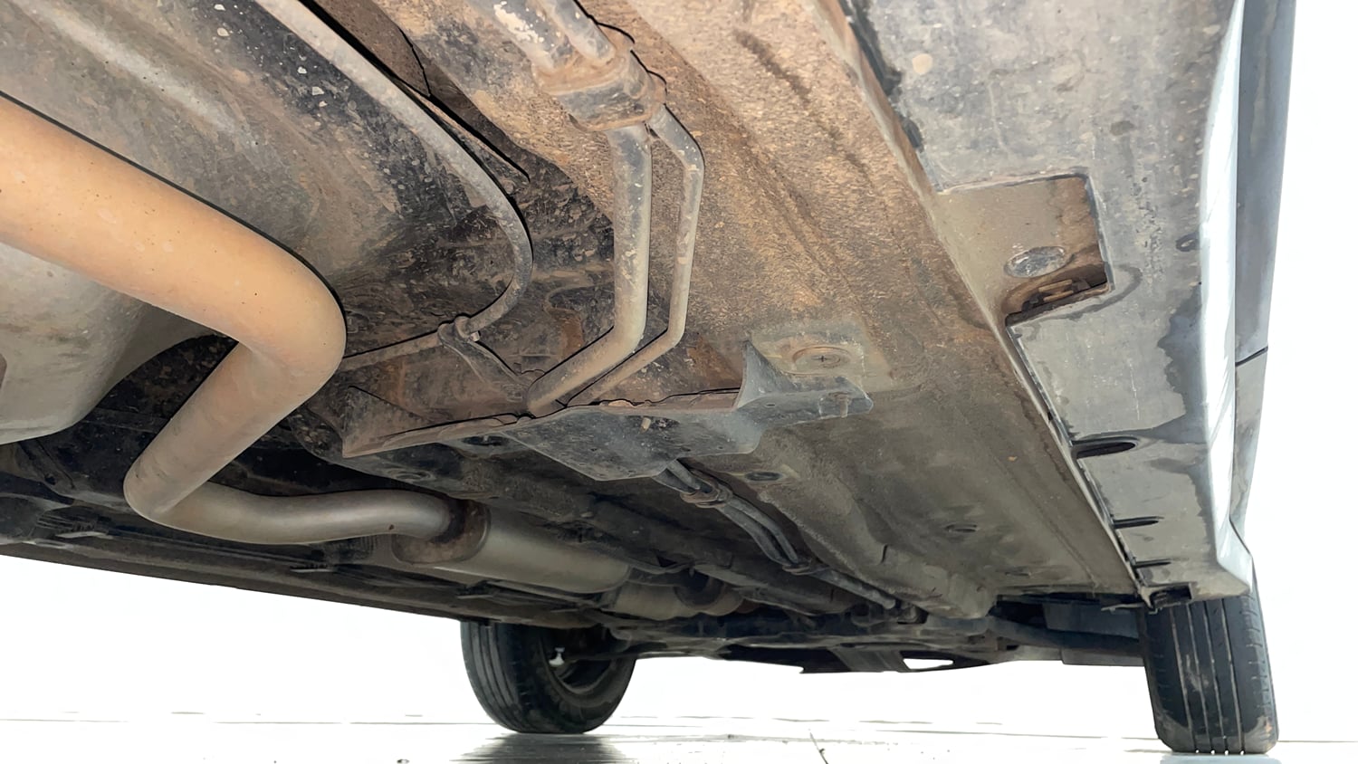 Used 2023 Kia Carens Premium 1.4 Petrol 7 STR Petrol Manual extra REAR RIGHT UNDERBODY VIEW