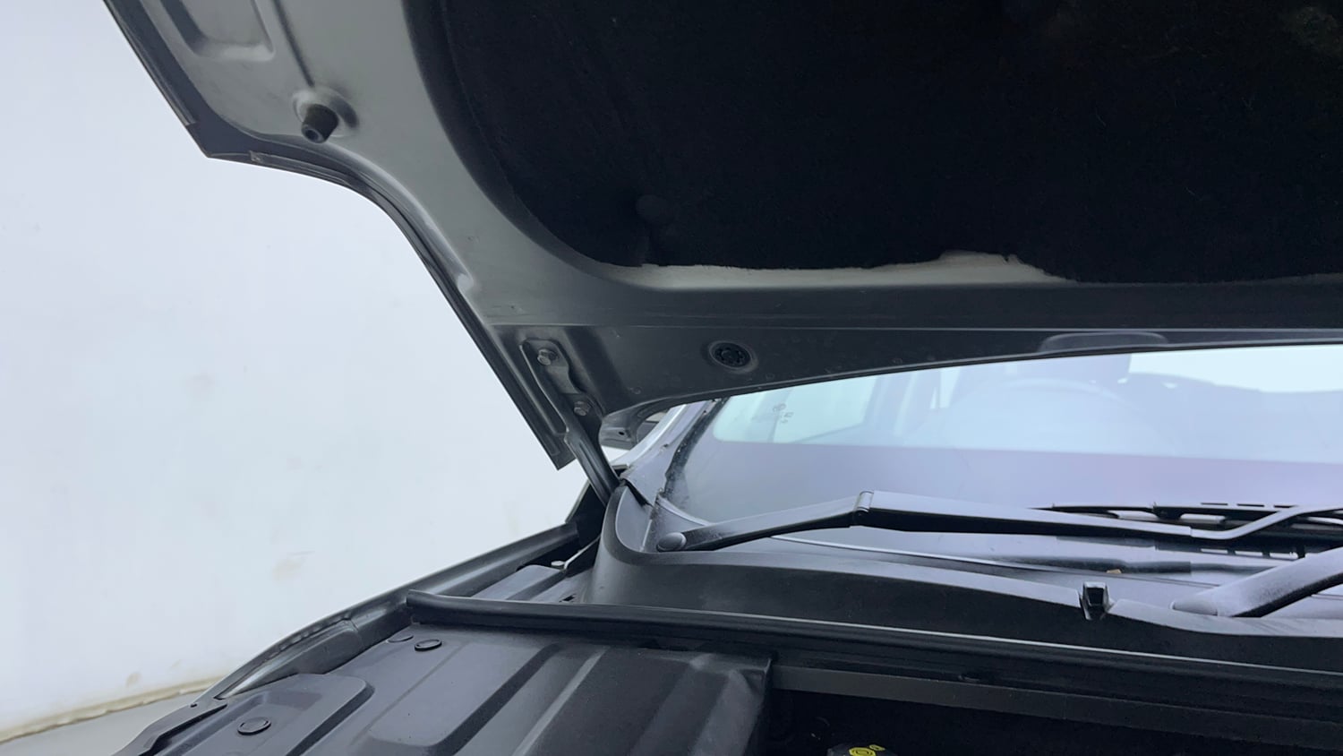 Used 2019 MG Motors Hector Sharp 2.0 Diesel Diesel Manual engine ENGINE RIGHT SIDE HINGE & APRON VIEW
