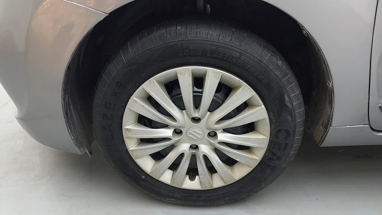 Used 2019 Maruti Suzuki Baleno Delta Petrol Manual tyres LEFT FRONT TYRE RIM VIEW