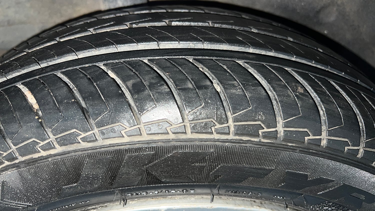 Used 2016 Honda Jazz V AT Petrol Petrol Automatic tyres RIGHT REAR TYRE TREAD VIEW