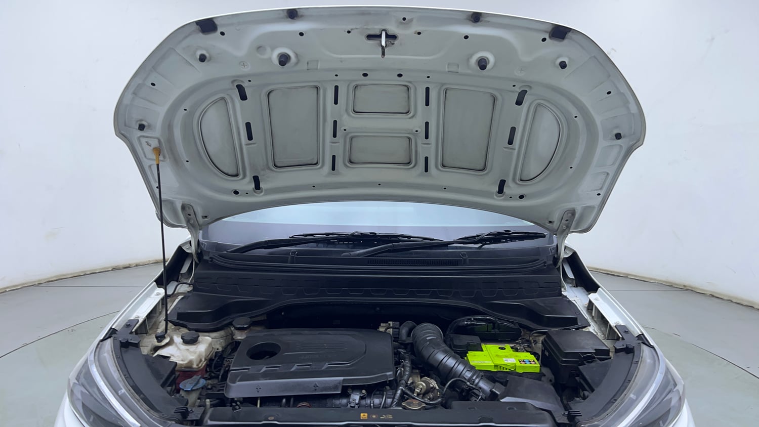 Used 2023 Kia Sonet GTX Plus 1.5 AT Diesel Automatic engine ENGINE & BONNET OPEN FRONT VIEW