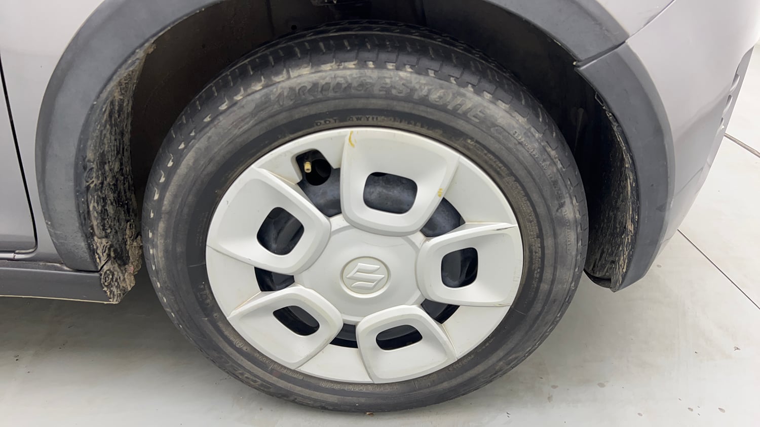 Used 2020 Maruti Suzuki Ignis Delta 1.2 AMT Petrol Automatic tyres RIGHT FRONT TYRE RIM VIEW