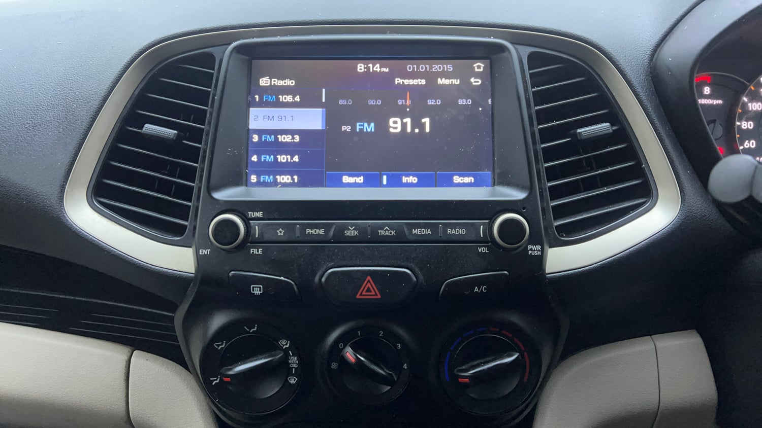 Used 2020 Hyundai Santro Sportz Petrol Manual interior MUSIC SYSTEM & AC CONTROL VIEW