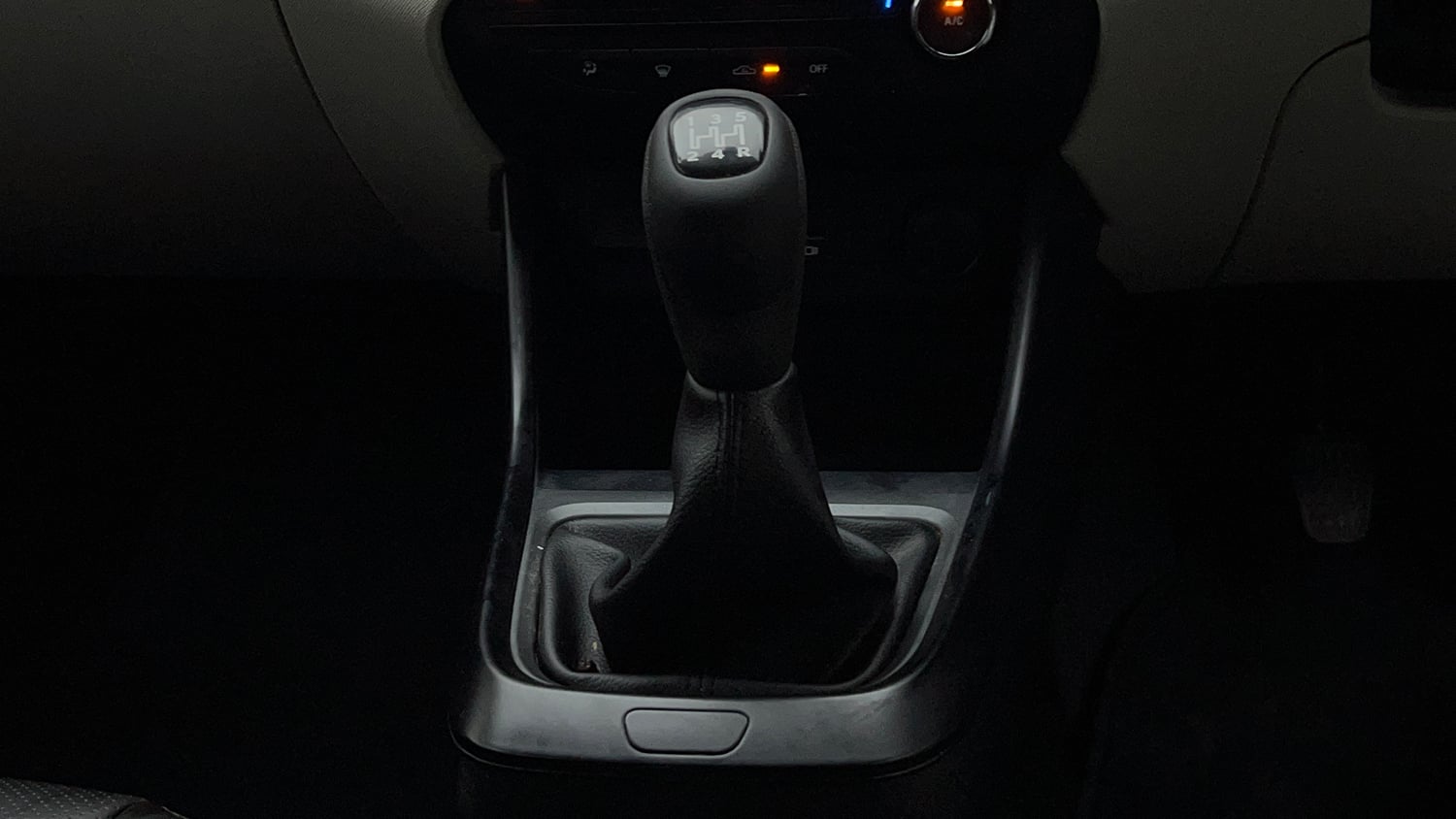 Used 2023 Tata Altroz XM Plus iCNG Cng Manual interior GEAR  KNOB VIEW