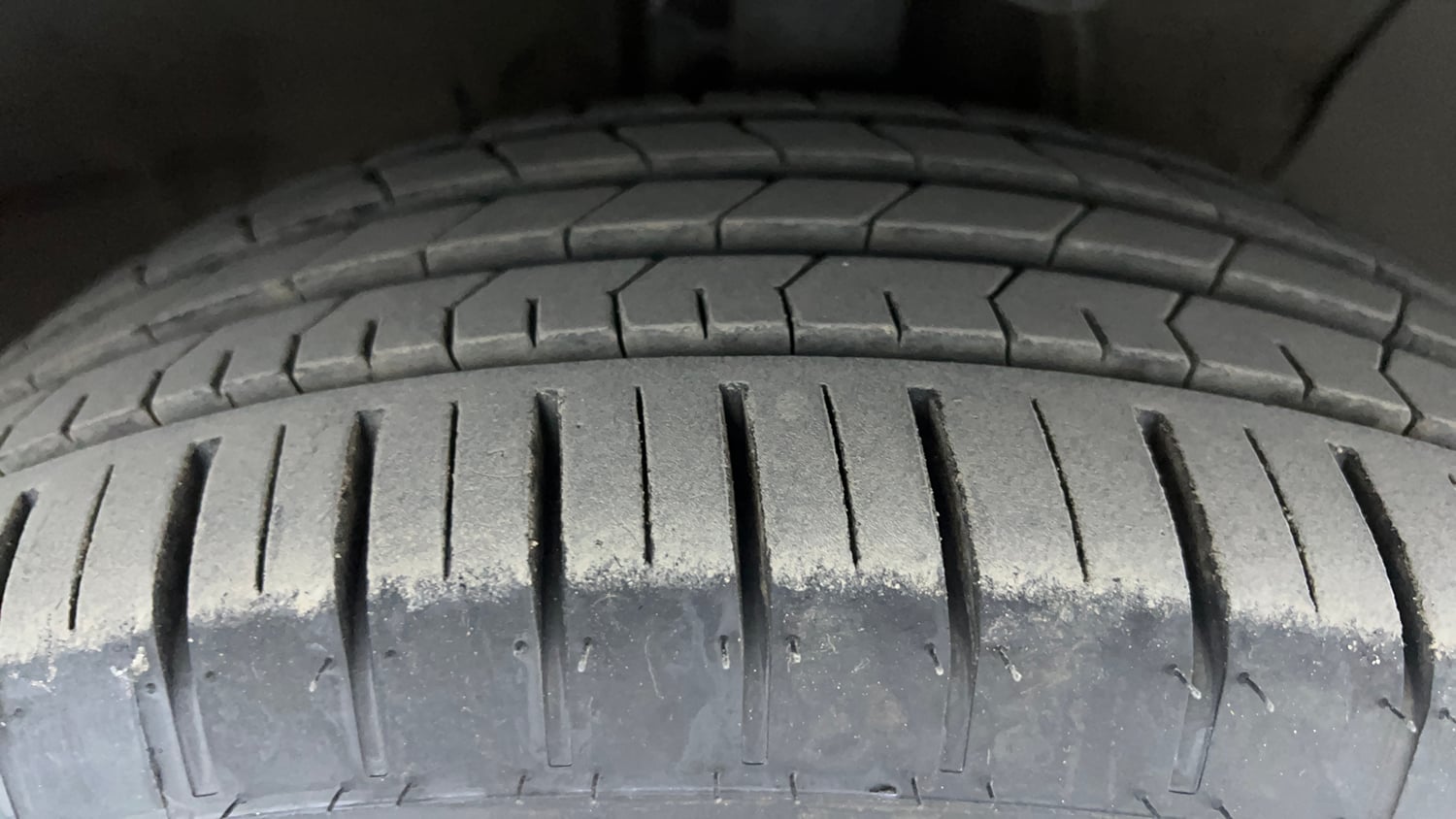 Used 2017 Hyundai Verna SX (O) 1.6 VTVT AT Petrol Automatic tyres RIGHT FRONT TYRE TREAD VIEW