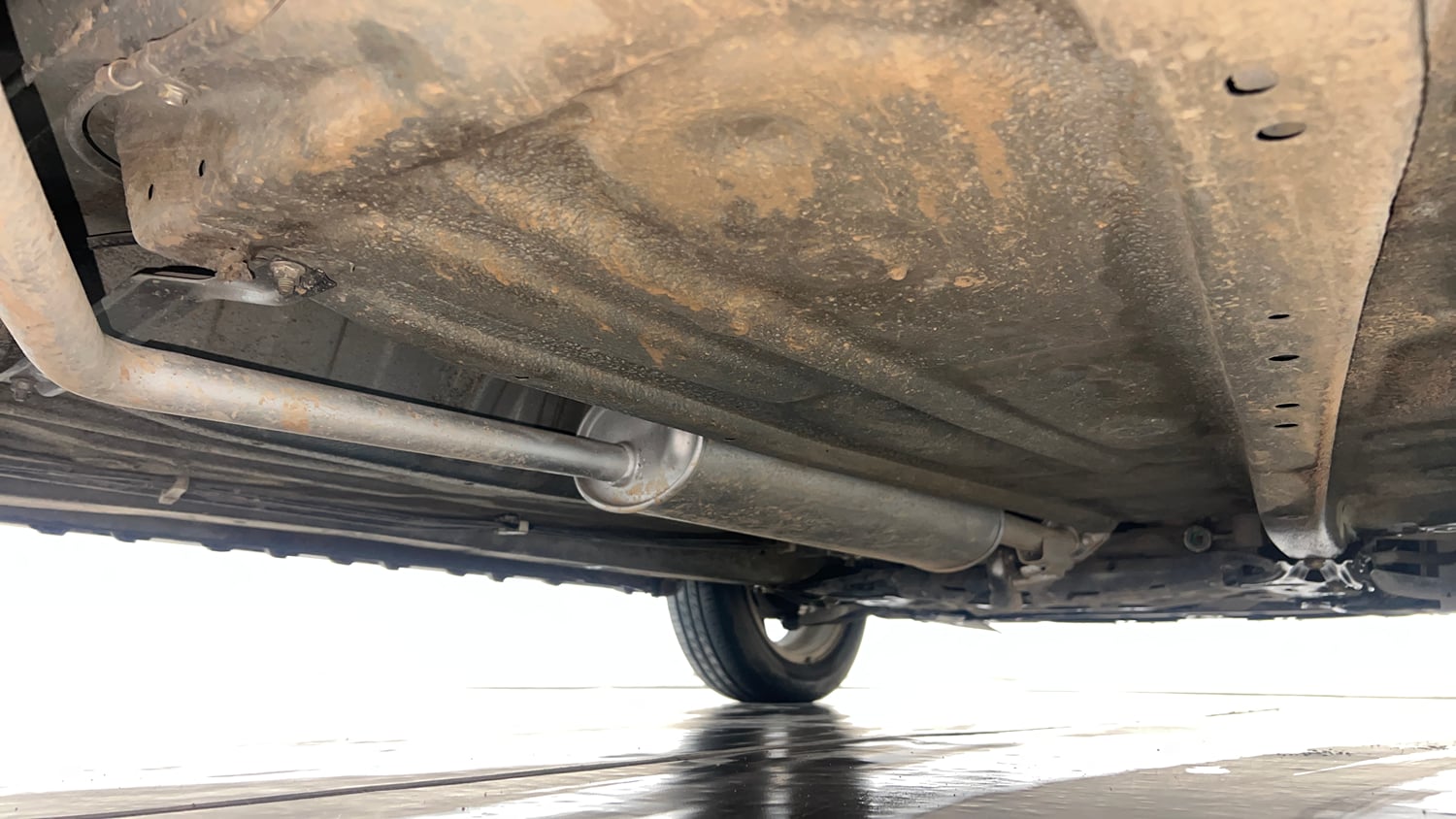 Used 2022 Maruti Suzuki Ignis Zeta 1.2 AMT Petrol Automatic extra REAR RIGHT UNDERBODY VIEW