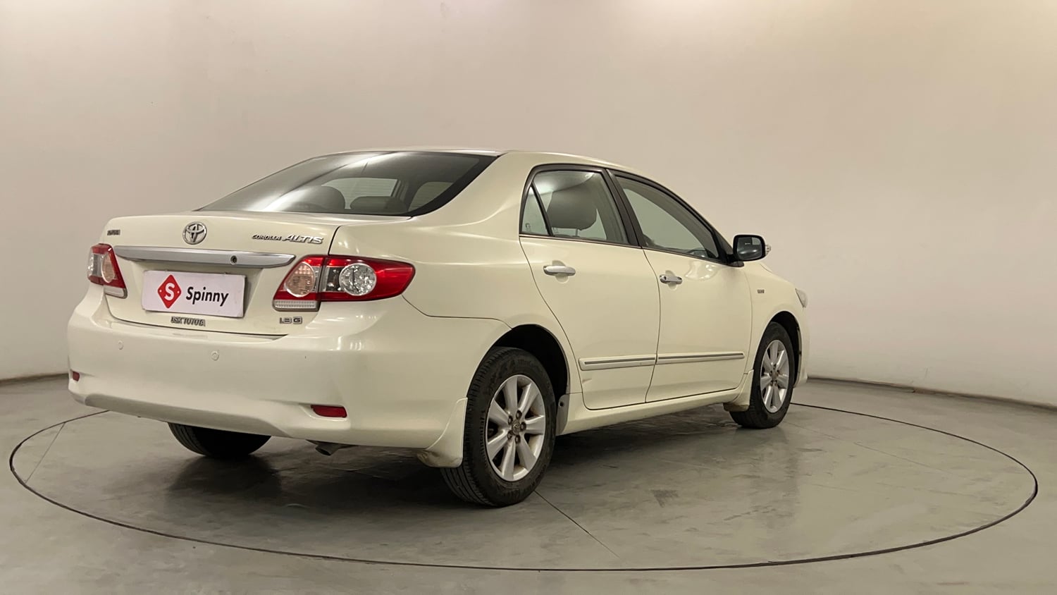 Used 2013 Toyota Corolla Altis 1.8 G Petrol Manual exterior RIGHT REAR CORNER VIEW