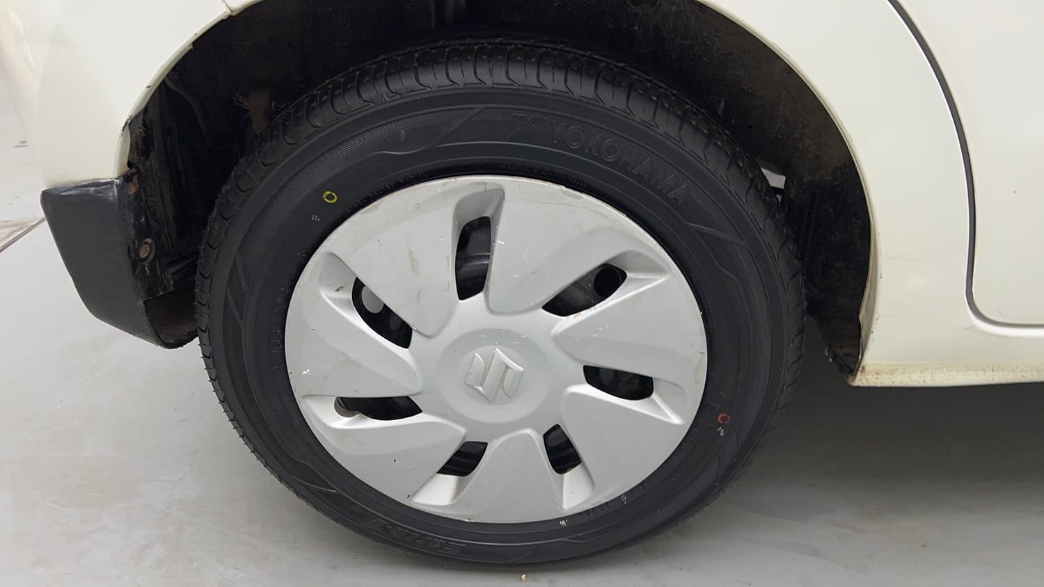 Used 2017 Maruti Suzuki Celerio ZXi Petrol Manual tyres RIGHT REAR TYRE RIM VIEW