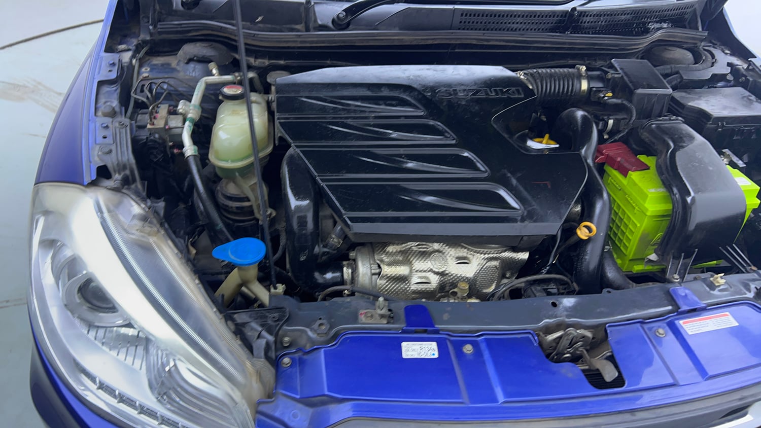Used 2015 Maruti Suzuki S-Cross Alpha 1.6 Diesel Manual engine ENGINE RIGHT SIDE VIEW