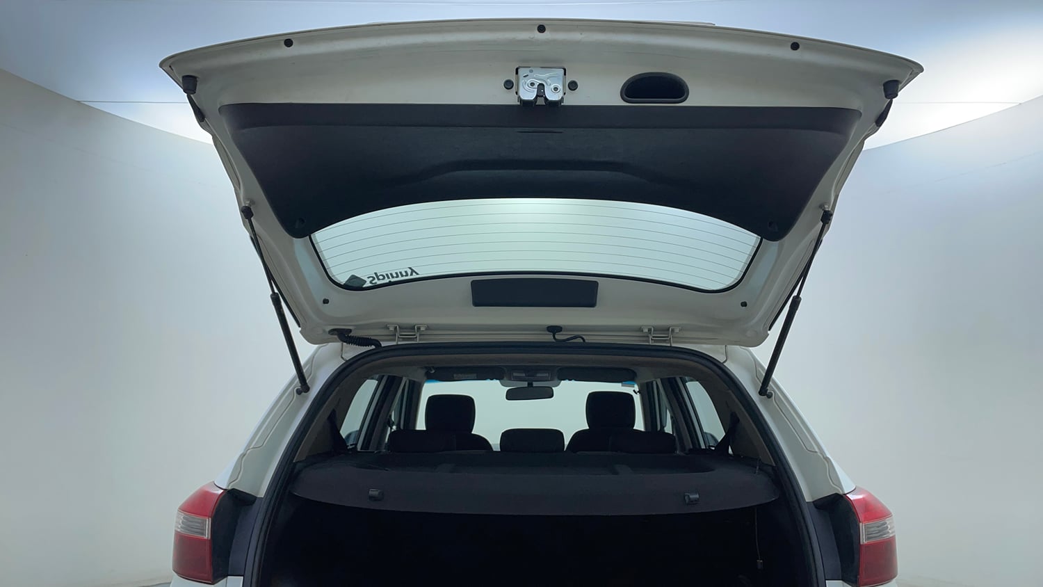 Used 2016 Hyundai Creta 1.6 SX Plus AT Petrol Petrol Automatic interior DICKY DOOR OPEN VIEW