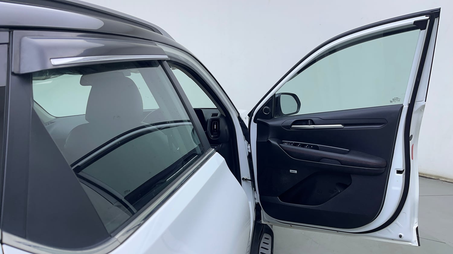 Used 2023 Kia Sonet GTX Plus 1.5 AT Diesel Automatic interior RIGHT FRONT DOOR OPEN VIEW