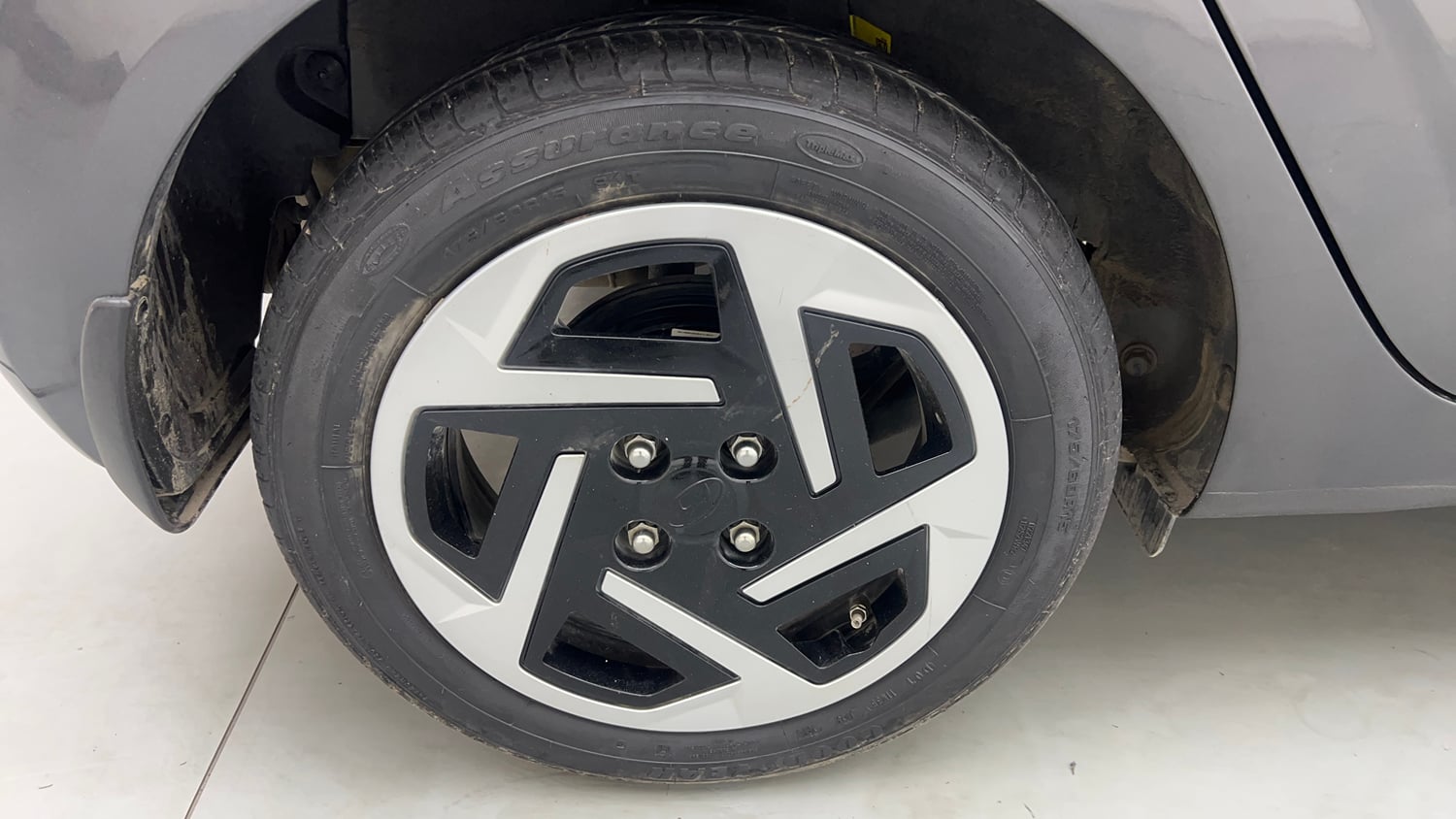 Used 2024 Hyundai Grand i10 Nios Sportz 1.2 Kappa AMT Petrol Automatic tyres RIGHT REAR TYRE RIM VIEW