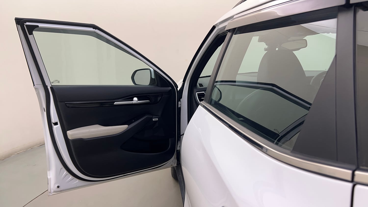 Used 2024 Kia Seltos GTX Plus 1.5 Turbo Petrol DCT Petrol Automatic interior LEFT FRONT DOOR OPEN VIEW