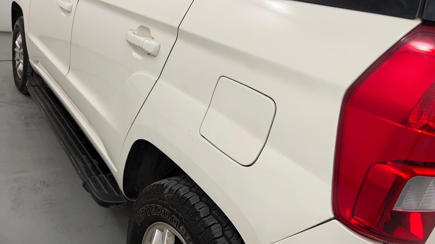 Used 2016 Mahindra TUV300 T8 Diesel Manual dents MINOR SCRATCH