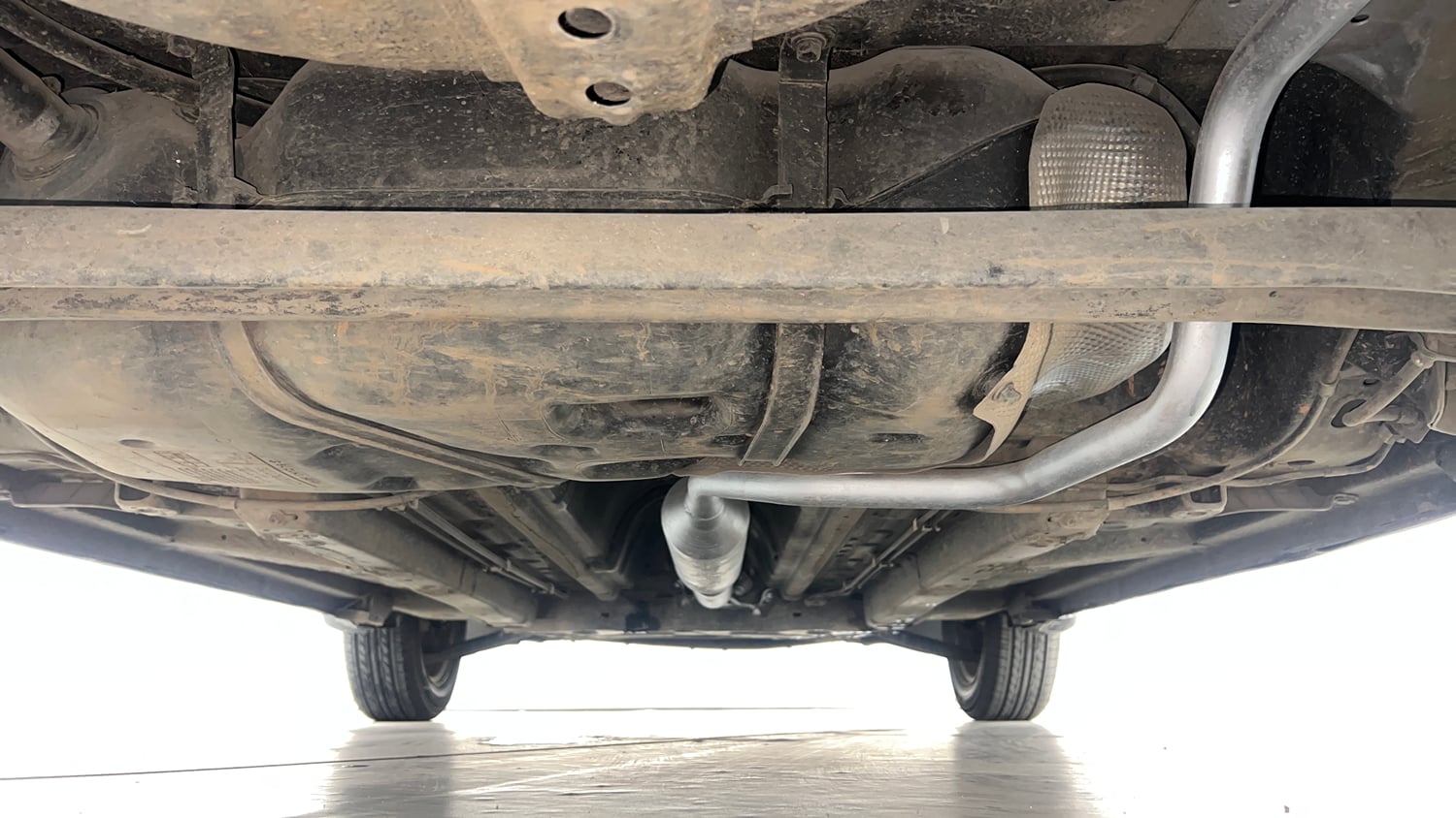 Used 2016 Maruti Suzuki Swift VXi Petrol Manual extra REAR UNDERBODY VIEW (TAKEN FROM REAR)