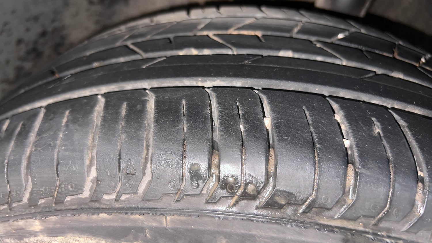 Used 2024 Hyundai New i20 Asta (O) 1.2 MT Petrol Manual tyres LEFT FRONT TYRE TREAD VIEW