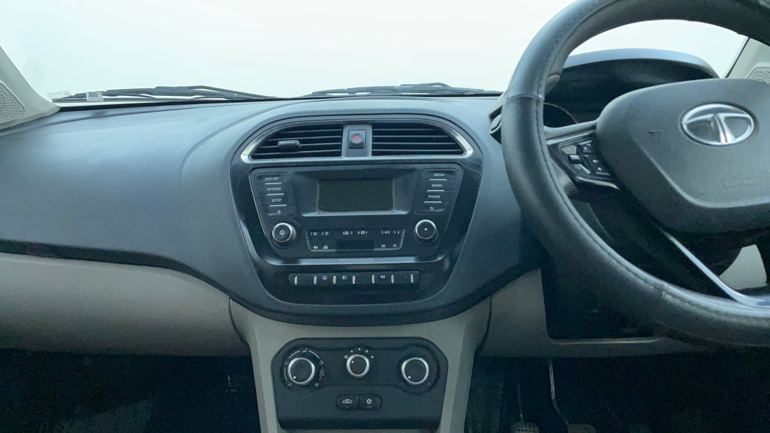Used 2018 Tata Tiago Revotron XZ Petrol Manual interior MUSIC SYSTEM & AC CONTROL VIEW