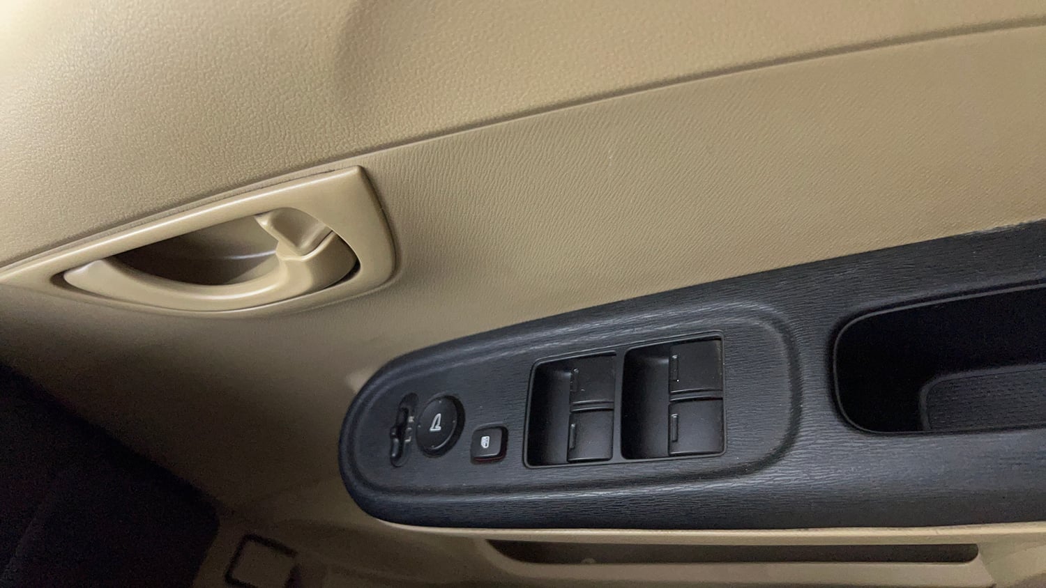 Used 2014 Honda Amaze 1.2 S i-VTEC Petrol Manual top_features Power windows