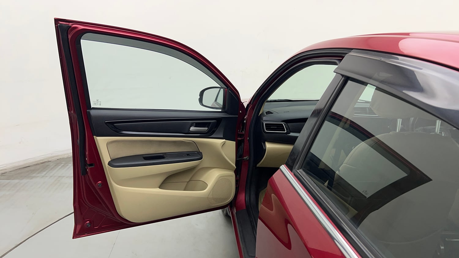 Used 2020 Honda Amaze 1.2 V MT Petrol Petrol Manual interior LEFT FRONT DOOR OPEN VIEW