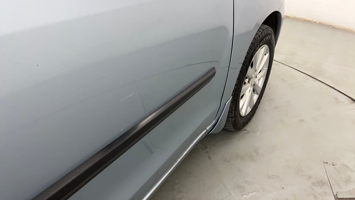 Used 2014 Maruti Suzuki Ertiga ZXi Petrol Manual dents MINOR DENT