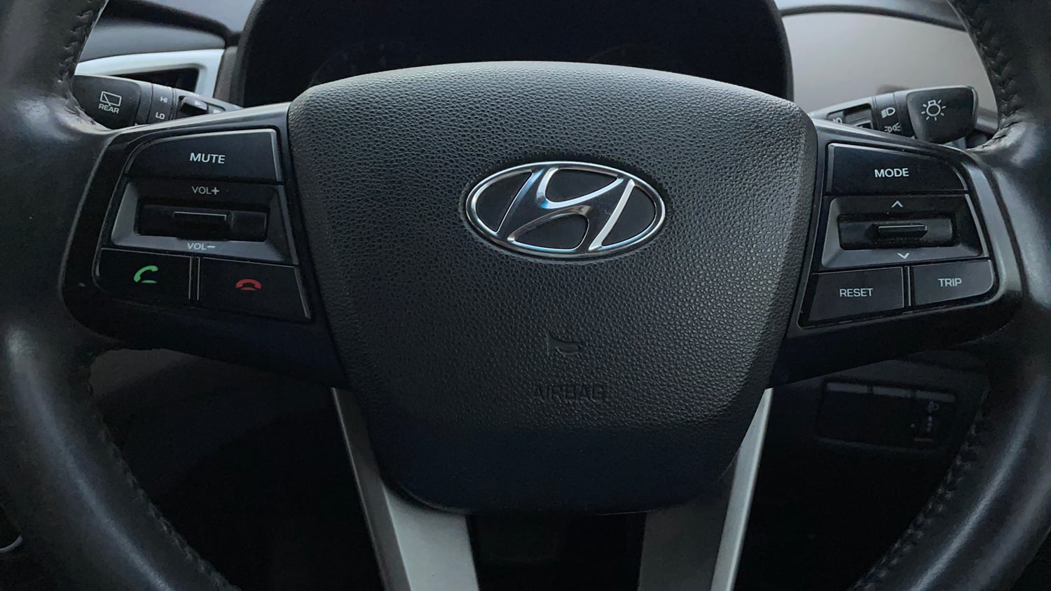 Used 2016 Hyundai Creta 1.6 SX Plus AT Petrol Petrol Automatic top_features Airbags
