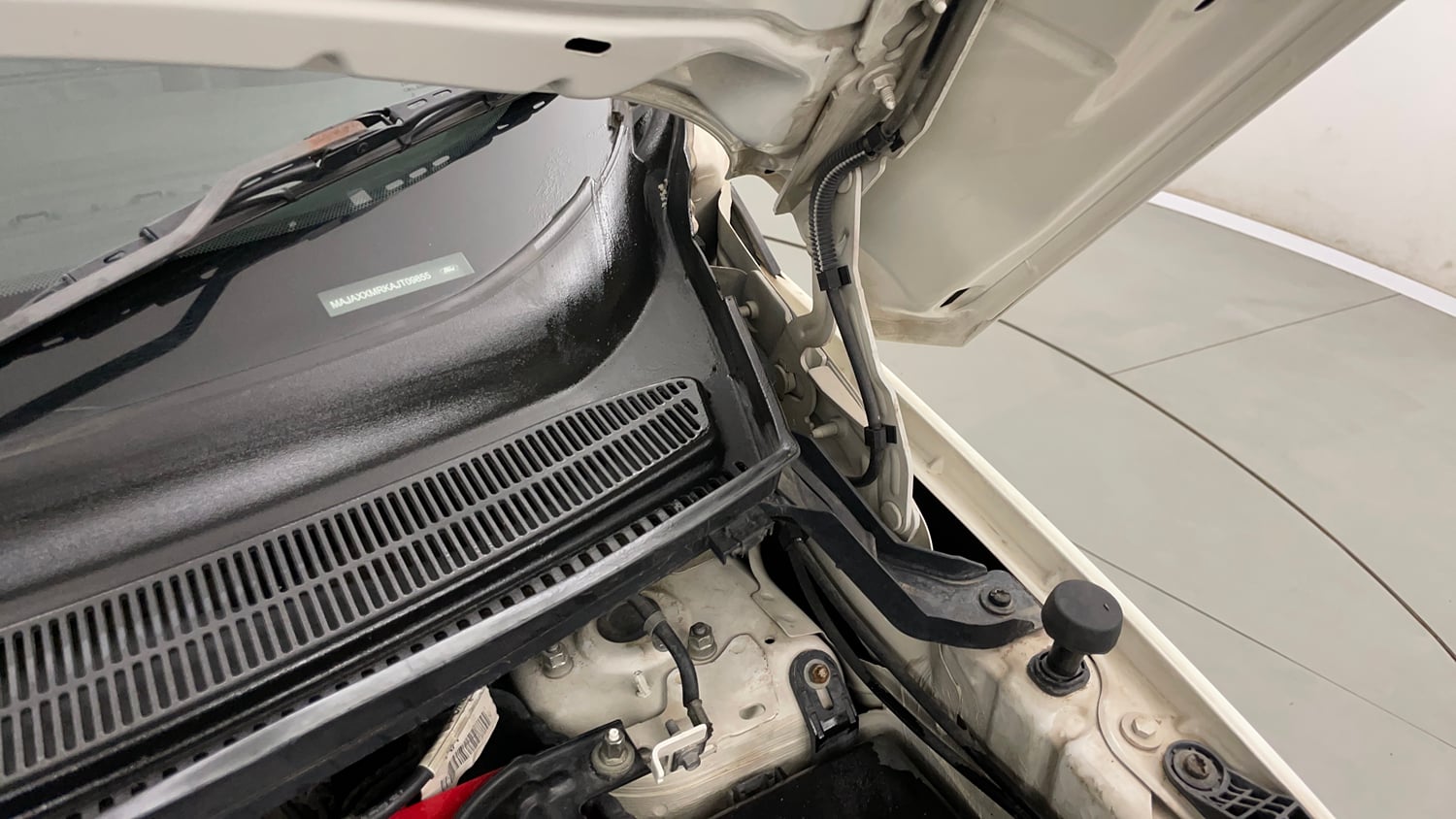 Used 2018 Ford EcoSport Titanium + 1.5L TDCi Diesel Manual engine ENGINE LEFT SIDE HINGE & APRON VIEW