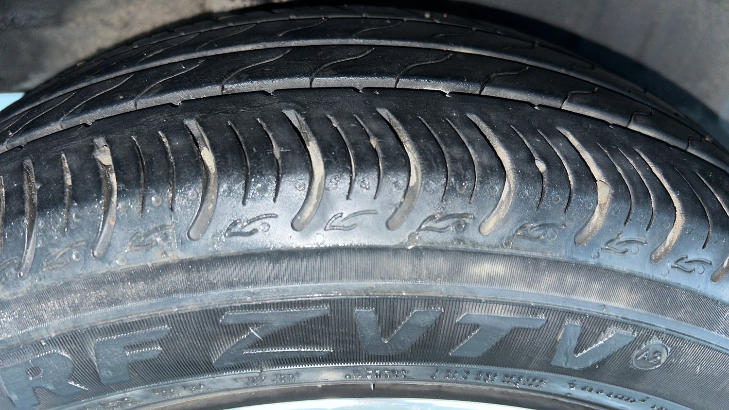 Used 2023 Honda Amaze VX 1.2 Petrol CVT Petrol Automatic tyres RIGHT REAR TYRE TREAD VIEW