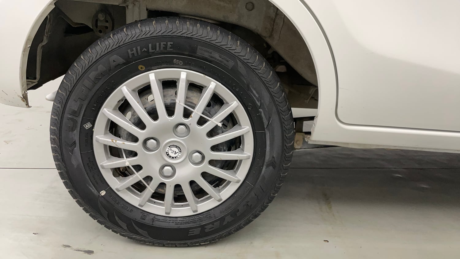 Used 2021 Maruti Suzuki Alto 800 VXi Petrol Manual tyres RIGHT REAR TYRE RIM VIEW