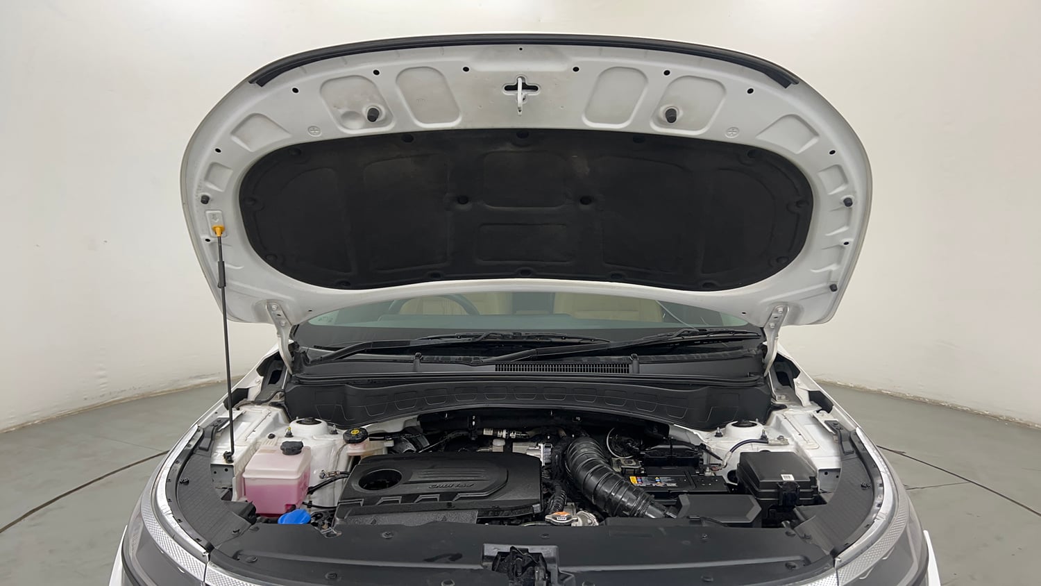 Used 2024 Kia Seltos HTX Plus 1.5 Diesel MT Diesel Manual engine ENGINE & BONNET OPEN FRONT VIEW