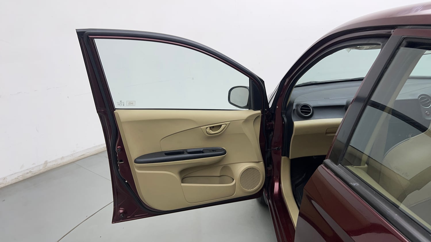 Used 2014 Honda Amaze 1.2 SX i-VTEC Petrol Manual interior LEFT FRONT DOOR OPEN VIEW