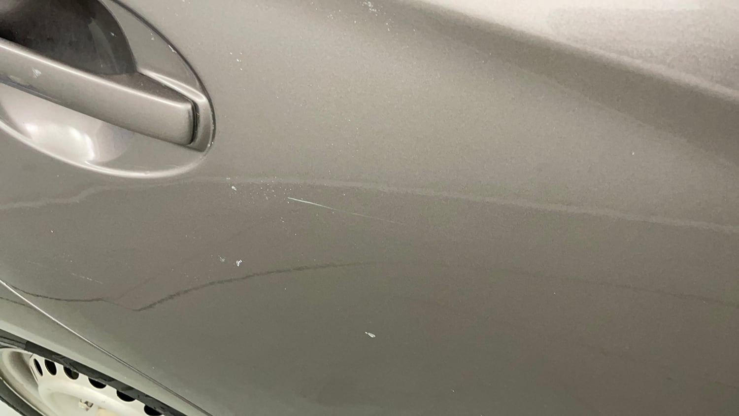 Used 2013 Honda Brio E MT Petrol Manual dents MINOR SCRATCH