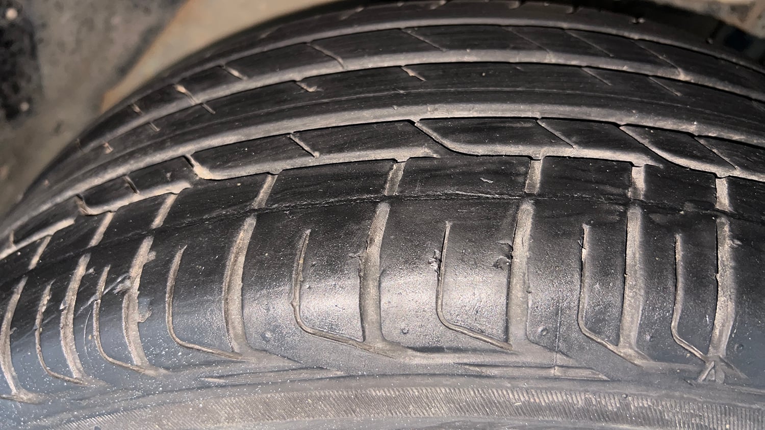 Used 2024 Tata Nexon Smart Plus 1.2 Petrol 6AMT Petrol Automatic tyres RIGHT FRONT TYRE TREAD VIEW