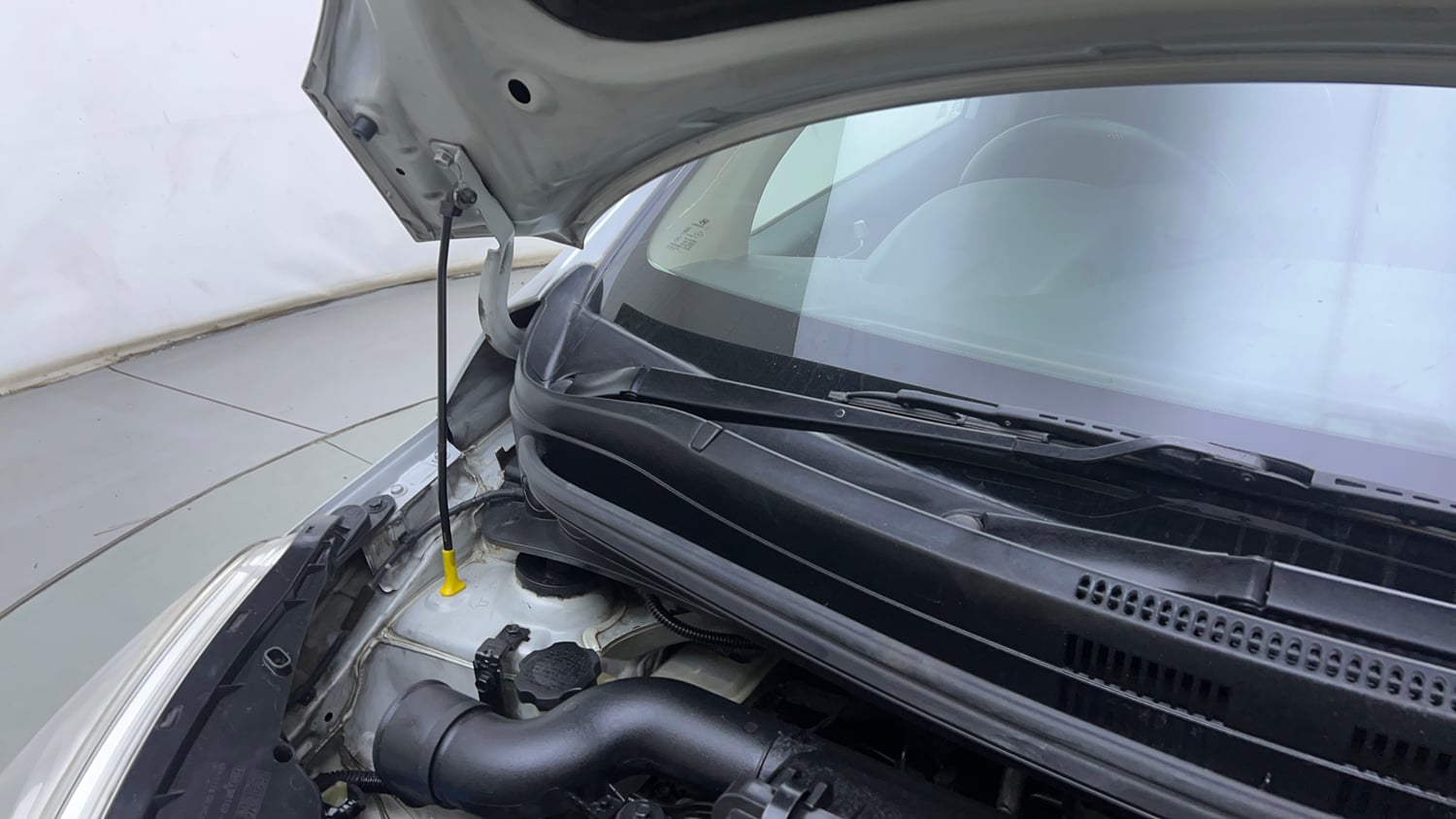 Used 2013 Hyundai Grand i10 Sportz 1.1 CRDi Diesel Manual engine ENGINE RIGHT SIDE HINGE & APRON VIEW